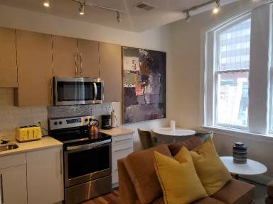Main picture of 8 E Fayette St