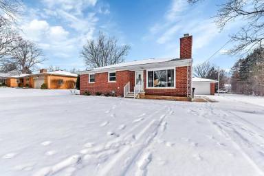 Main picture of 15574 Portis St