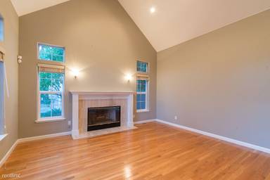 Main picture of 789 Rainbow Dr