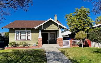 Main picture of 3092 Hawthorn St