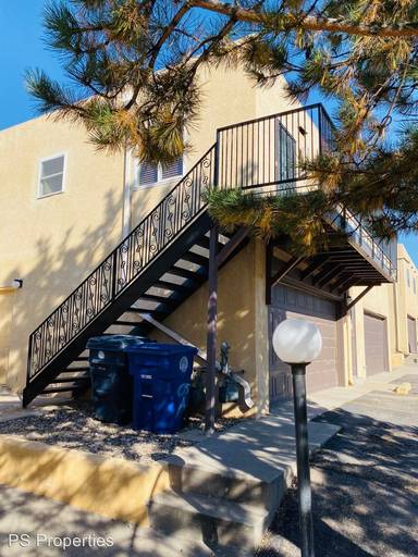 Main picture of 12005 Stilwell Dr NE