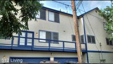 Main picture of 1011 W 25th St