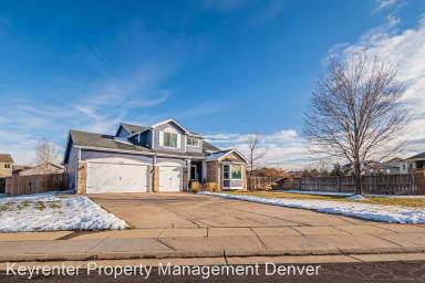 Main picture of 8316 Vivian St