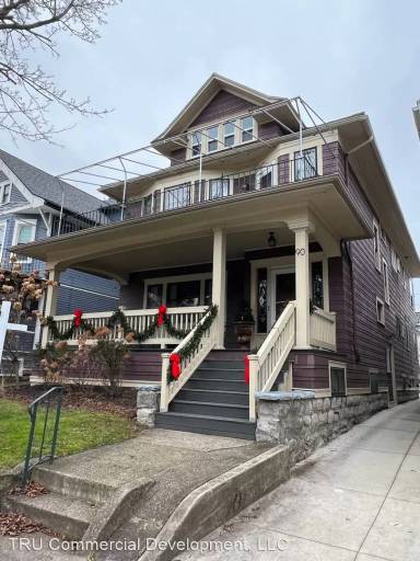 Main picture of 90 Inwood Pl