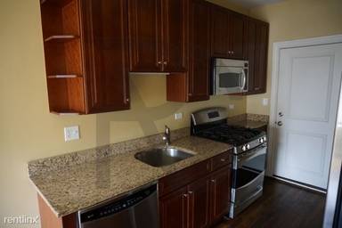 Main picture of 740 W Addison St