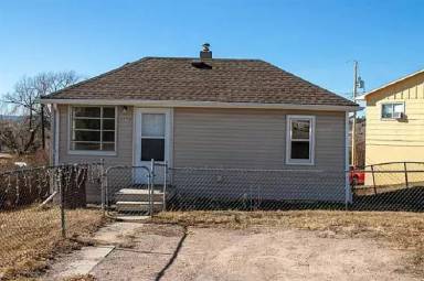Main picture of 1027 N Maple Ave