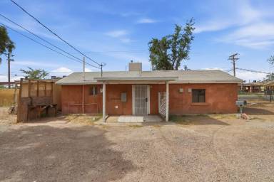 Main picture of 593 Myra St