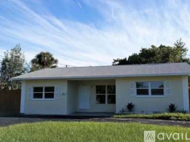 Main picture of 998 27th Ave S