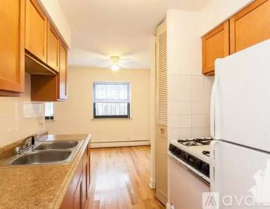 Main picture of 510 W Briar Pl