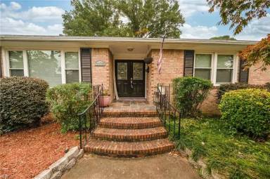 Main picture of 6468 Bridle Way