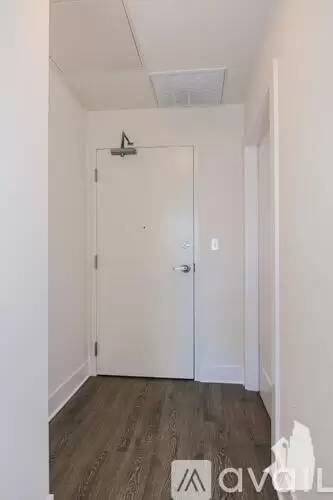 Main picture of 2036 S Michigan Ave
