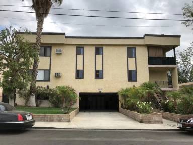 Main picture of 10142 McClemont Ave