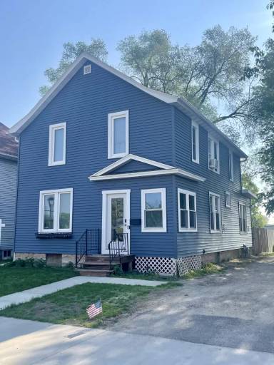Main picture of 714 N Broadway