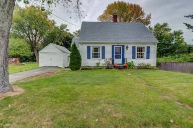 Main picture of 137 Auburn St