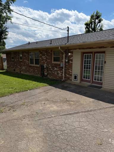 Main picture of 202 Pleasant Hill Dr