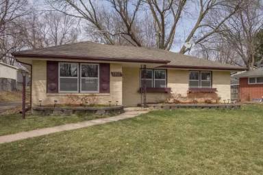 Main picture of 7105 Maple Dr