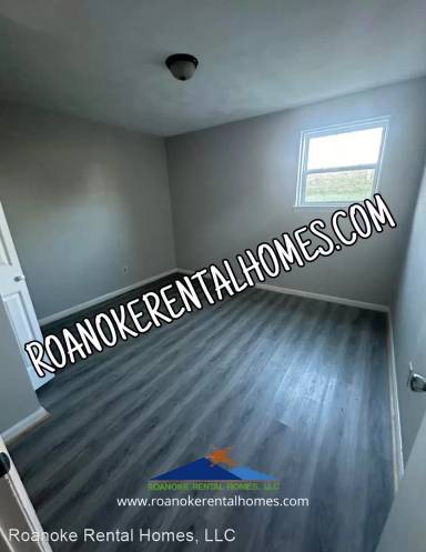 Main picture of 3720 Panorama Ave NW