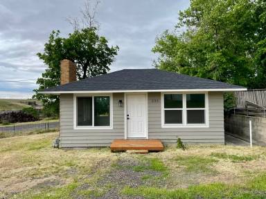 Main picture of 235 NE 3rd St