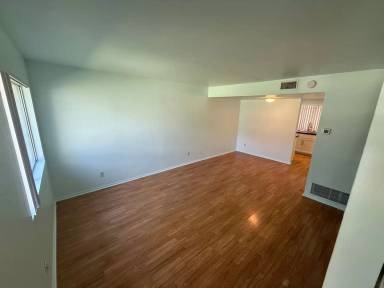 Main picture of 2555 2545 2559 White Oak Pl