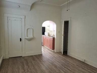 Main picture of 462 Evans Ave