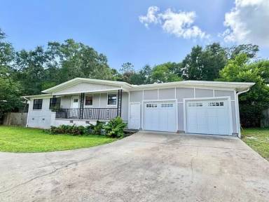 Main picture of 3331 Bayou Blvd