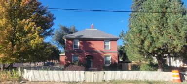 Main picture of 1265 Park Ave