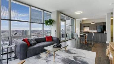 Main picture of 2132 S Indiana Ave