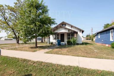Main picture of 1416 W 9th St