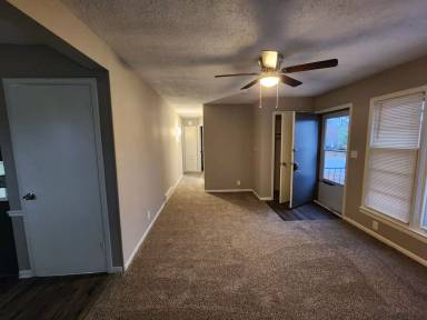 Main picture of 913 S Missouri St