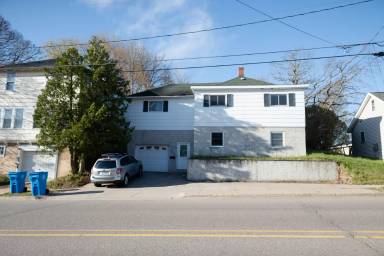 Main picture of 619 W Baraga Ave