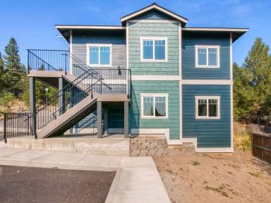 Main picture of 2044 NW Black Pines Pl