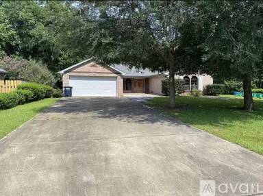 Main picture of 704 Hidden Oaks Dr