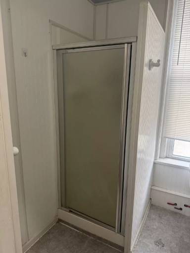 Main picture of 415 1/2 E 4th St