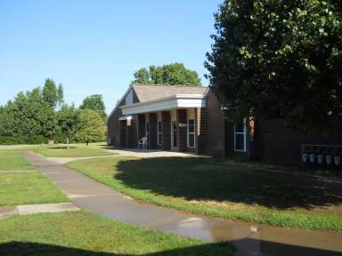 Main picture of 1500 E 6th St