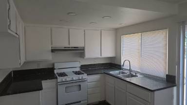 Main picture of 4921 Terrace Ave