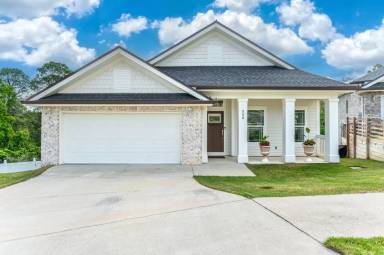 Main picture of 508 Harborview Cir