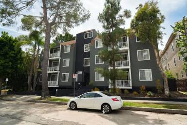 Main picture of 685 Kelton Ave