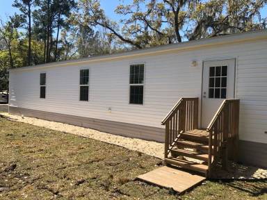 Main picture of 18043 Ferry Ave