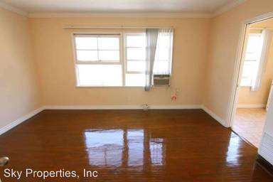 Main picture of 900 S Serrano Ave
