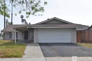 Main picture of 2895 Myers St