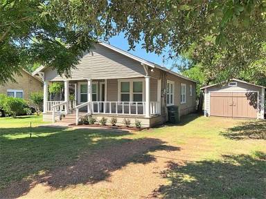 Main picture of 702 N Coulter Dr