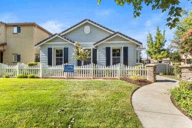 Main picture of 2450 W J St