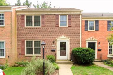 Main picture of 1810 Golf View Ct