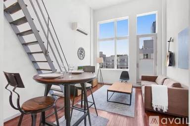 Main picture of 40 N 4th St