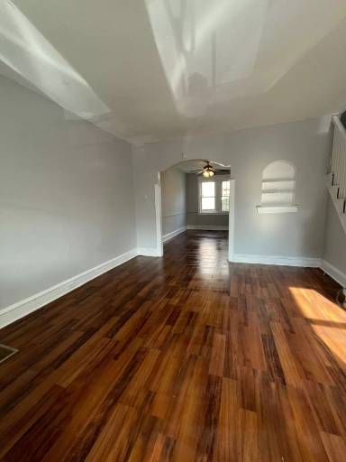 Main picture of 6005 N Woodstock St
