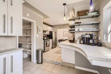 Main picture of 1248 Olive St