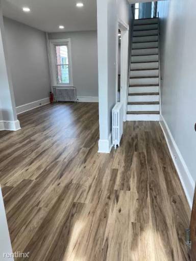 Main picture of 17 Franklin Ave