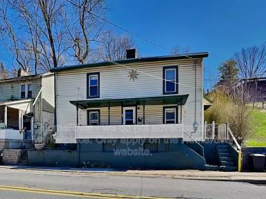 Main picture of 829 McLaughlin Run Rd