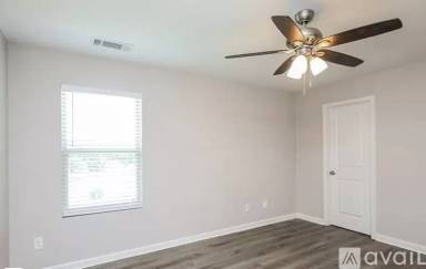 Main picture of 643 Nonsuch Way