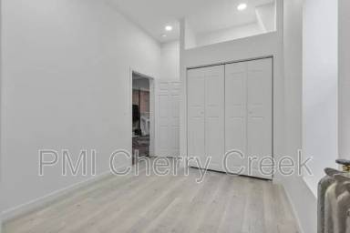 Main picture of 3830 N Williams St